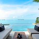 Beachfront Sunset Villa !