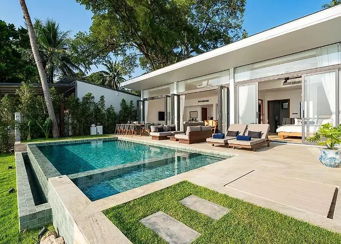 Beachfront Sunset Villa !
